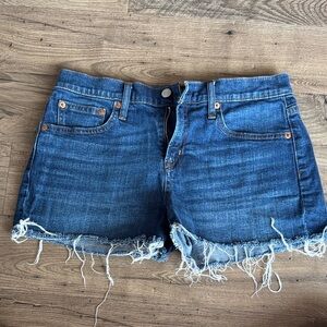 Gap Denim Frayed Hem Women Shorts *Like New*